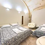 Palazzo La Rosa Bed and breakfast 3*