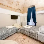 Palazzo La Rosa Bed and breakfast 3*