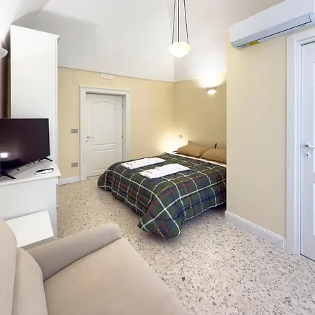 Palazzo La Rosa Alojamento de Acomodação e Pequeno-almoço 3*