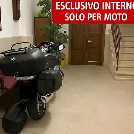 Palazzo La Rosa Alojamento de Acomodação e Pequeno-almoço Altamura